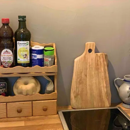 Maisonnette De Charme Avec Piscine *