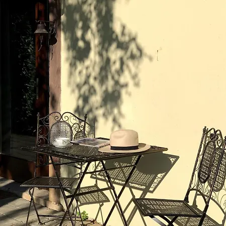 Maisonnette De Charme Avec Piscine